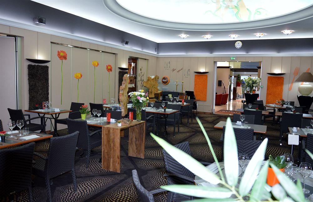 Le Grand Hotel Valenciennes Exterior photo