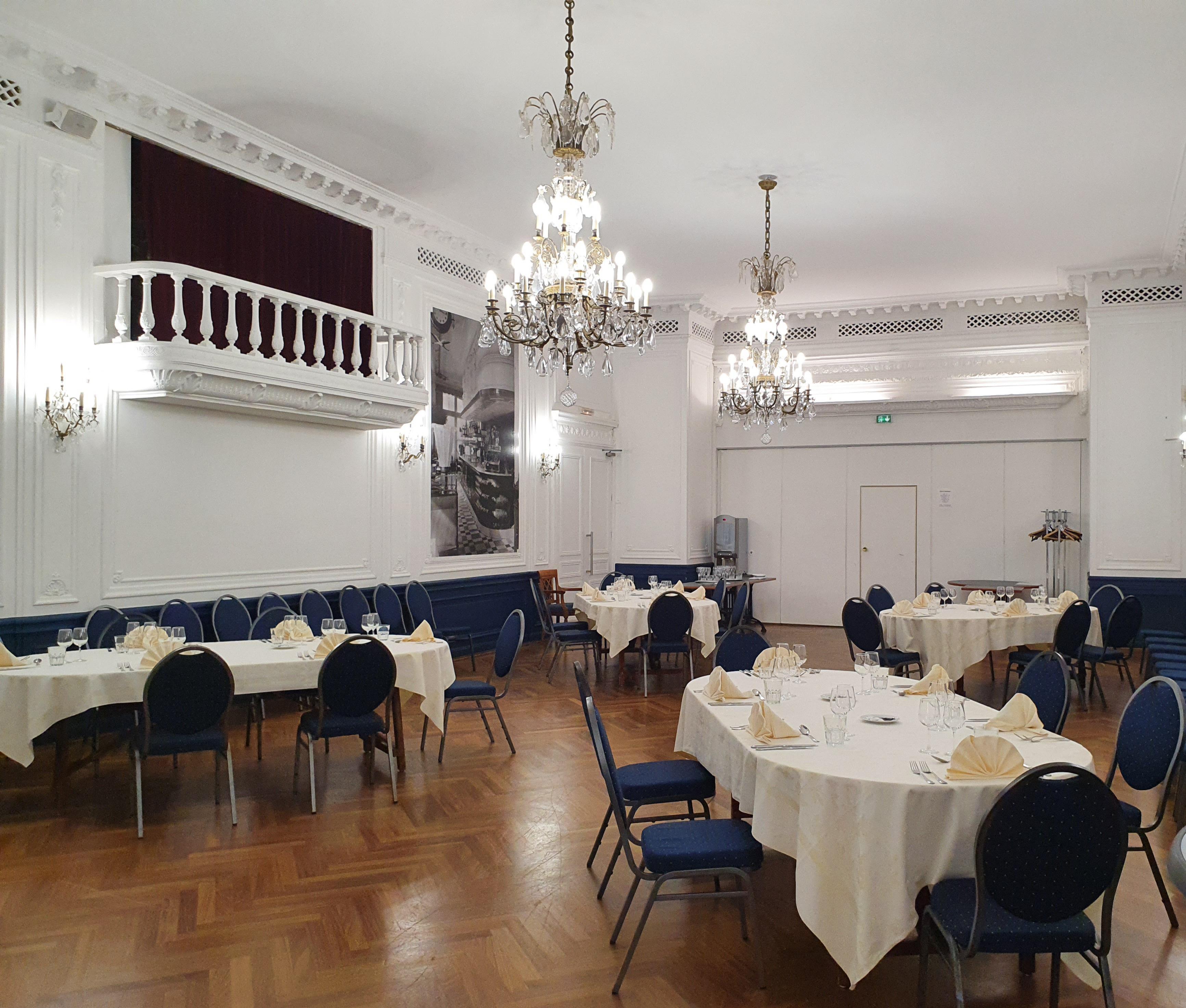 Le Grand Hotel Valenciennes Exterior photo