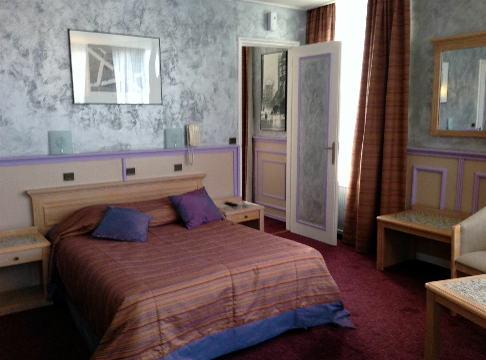 Le Grand Hotel Valenciennes Exterior photo